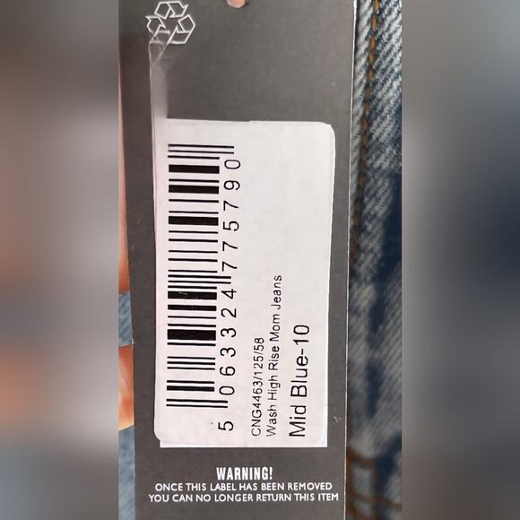 NWT PRETTYLITTLETHING MID BLUE WASH HIGH WAIST MOM JEANS Size 6 - Picture 3 of 3